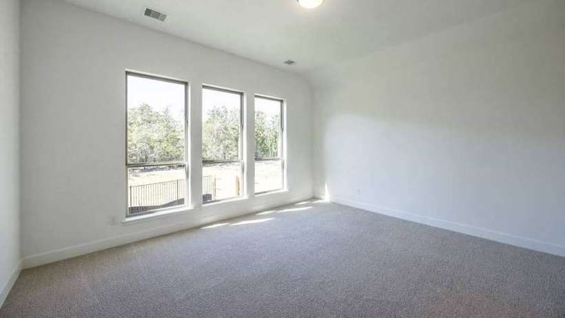 134 Kildrummy Pass · Actual Two-Story Family Room & Open Staircase