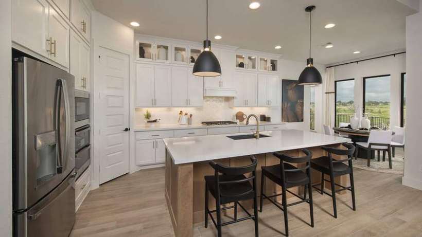 The Colony 60' · Expansive Single-Story Family Room with 13-Foot Ceilings
