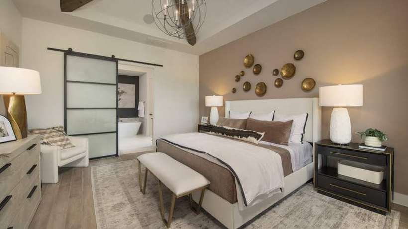 The Colony 60' · Chef's Island Kitchen, Butler's Pantry & Dining Area