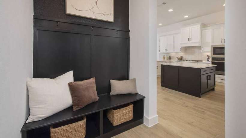 The Colony 45' · Primary Suite Bedroom & Luxury En-Suite Bath